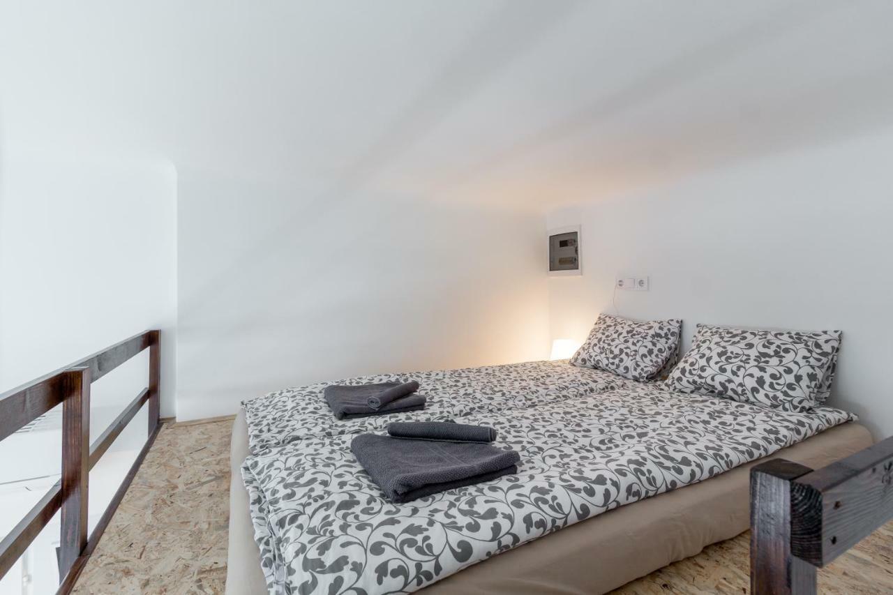 Flexible Selfcheckins 13 & 14 - Le Petit & Le Grand Zagreb - Centre - New - Apartments Repinc Екстер'єр фото