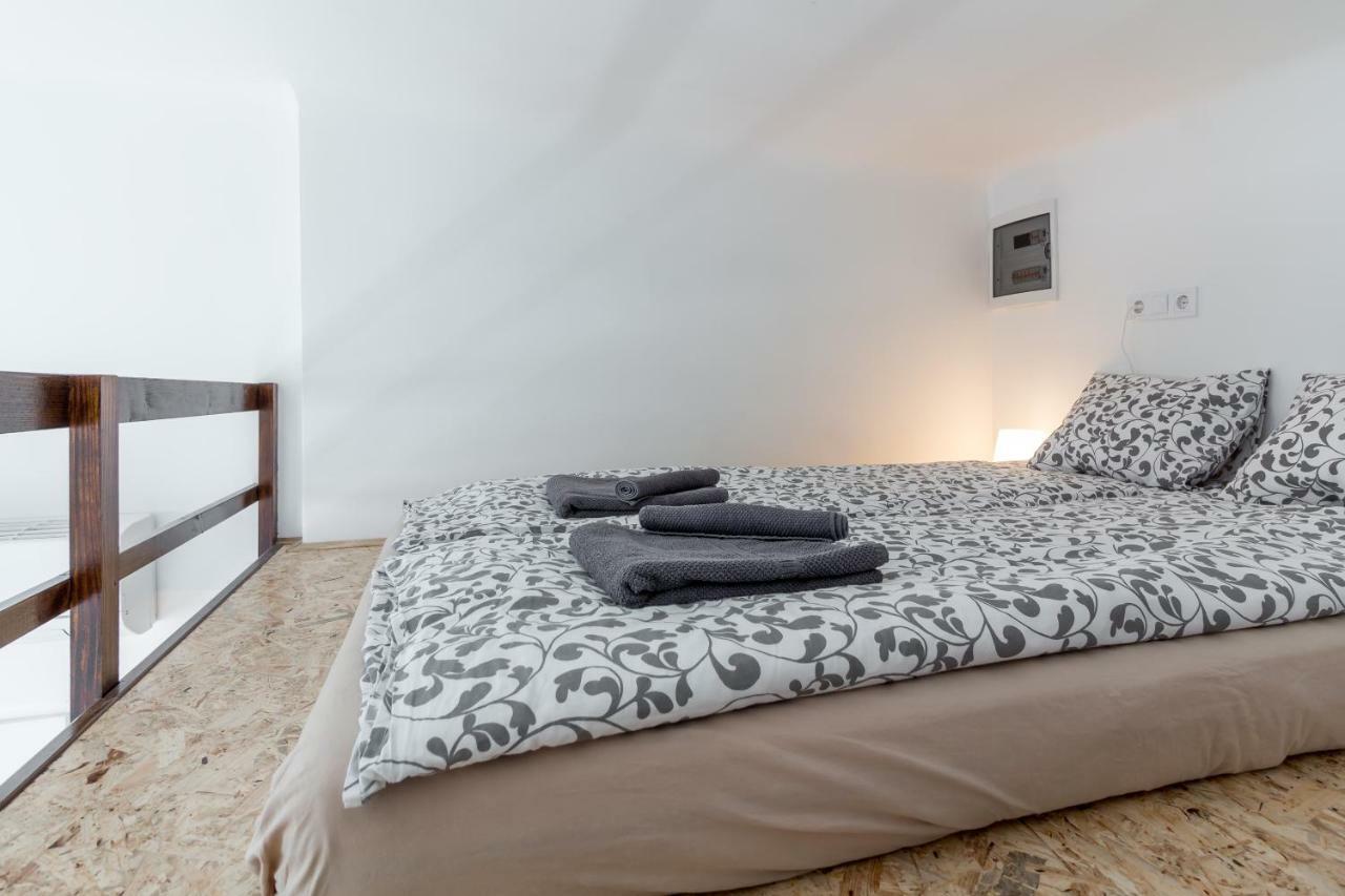 Flexible Selfcheckins 13 & 14 - Le Petit & Le Grand Zagreb - Centre - New - Apartments Repinc Екстер'єр фото